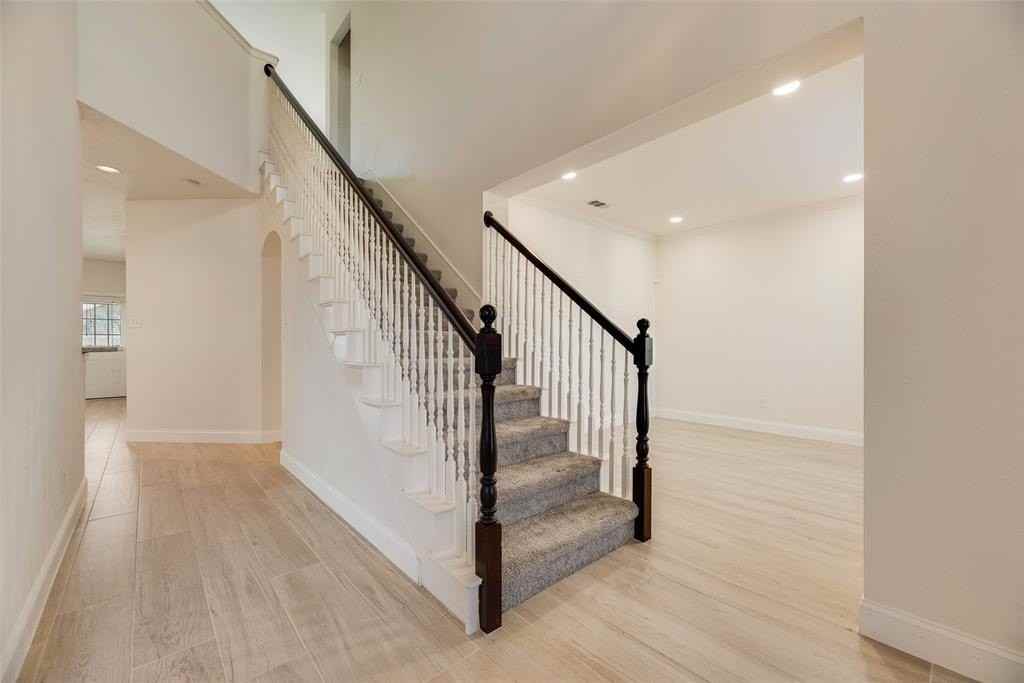 5525 Buckskin Dr - Photo 5 of 40