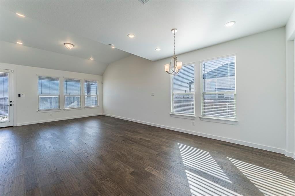 1110 Stallion Ln - Photo 4 of 25