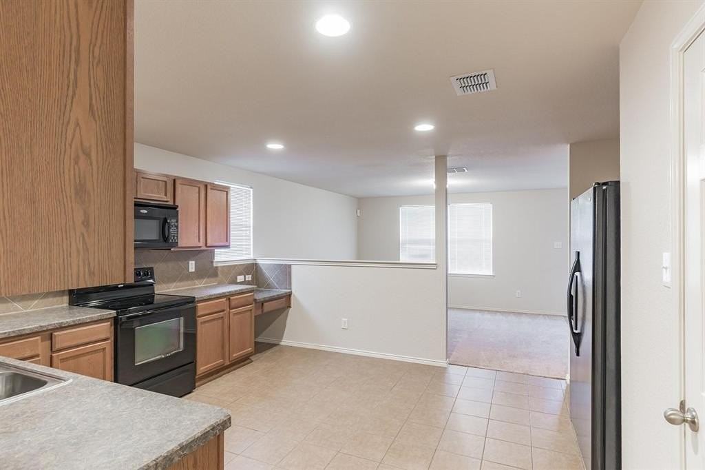 13359 Fondren Ln - Photo 5 of 28