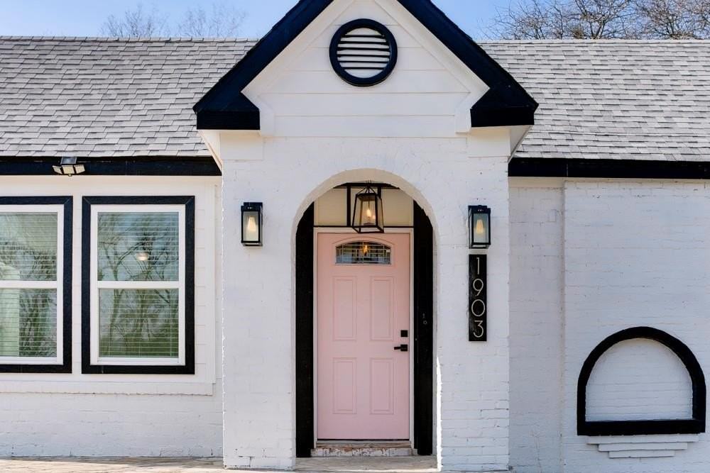 1903 Harlandale Ave - Photo 5 of 34