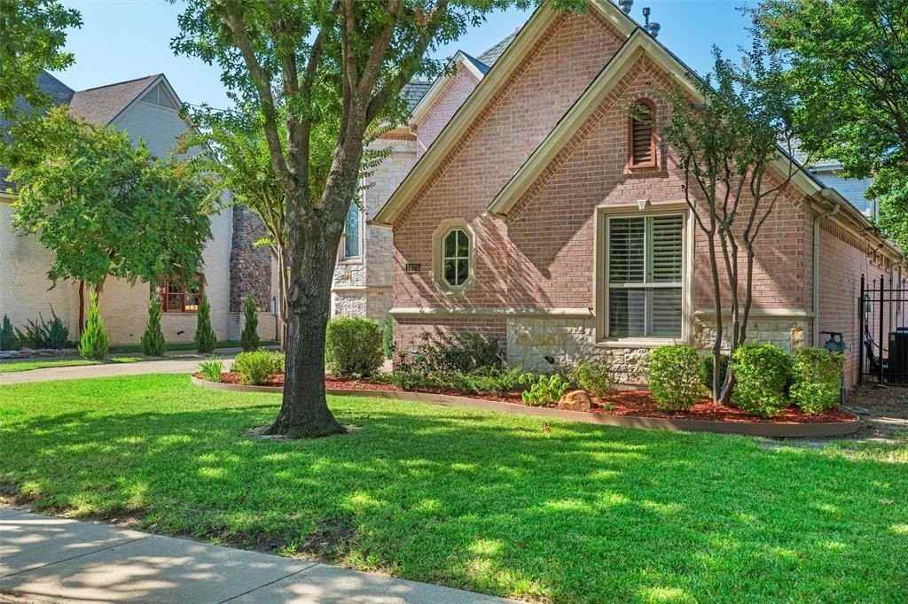 1925 Manor Way Dr - Photo 2 of 40