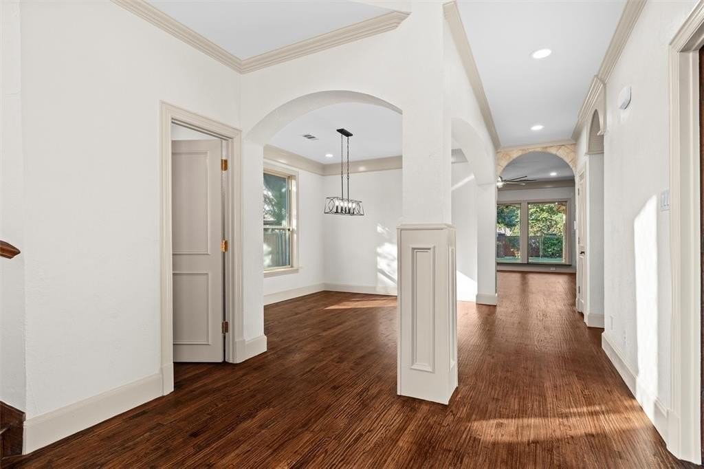 1925 Manor Way Dr - Photo 6 of 40