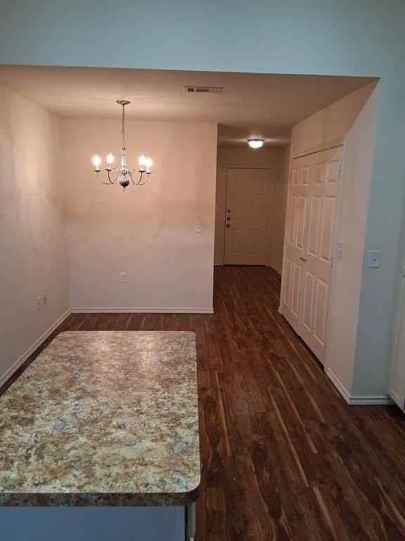 8105 Chesham Dr - Photo 4 of 6