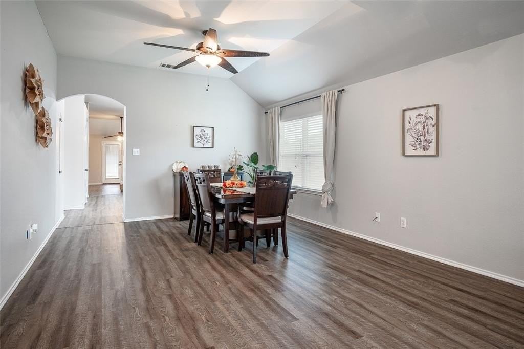 409 Dempster Ct - Photo 6 of 29