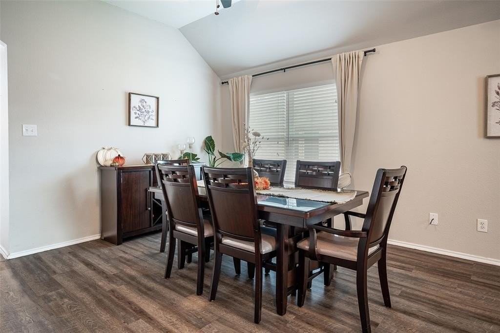 409 Dempster Ct - Photo 7 of 29