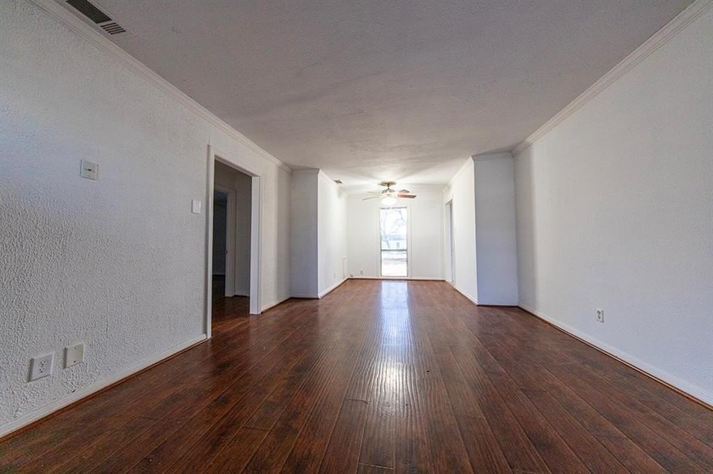 836 Dent St - Photo 2 of 17