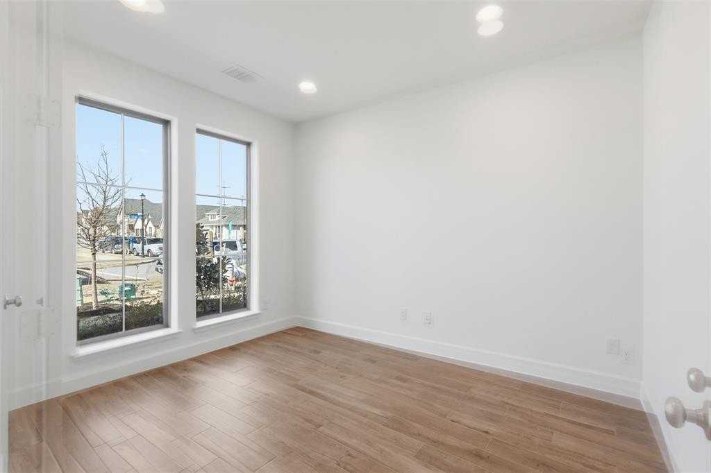 2605 Fargo Pl - Photo 2 of 19