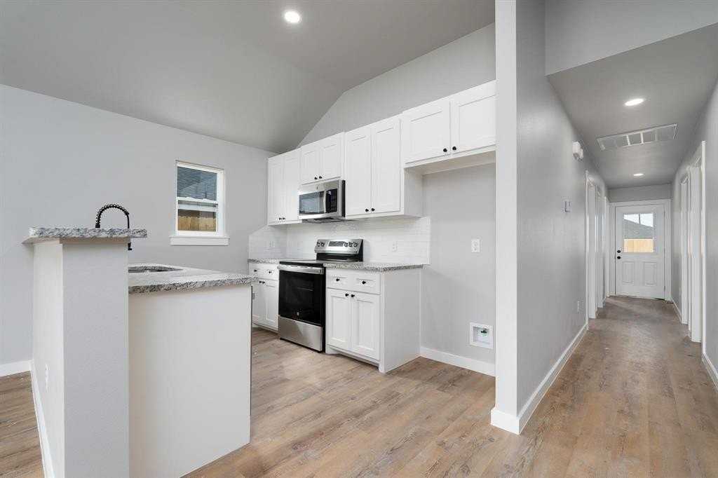 195 Tombstone Rd - Photo 4 of 33