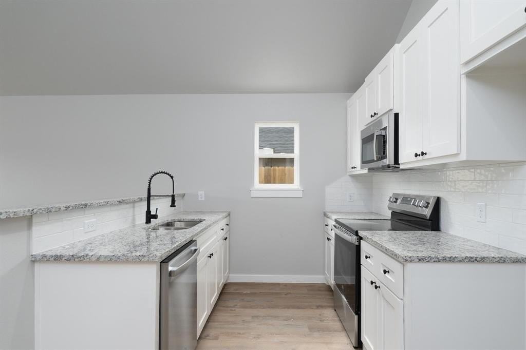 195 Tombstone Rd - Photo 6 of 33