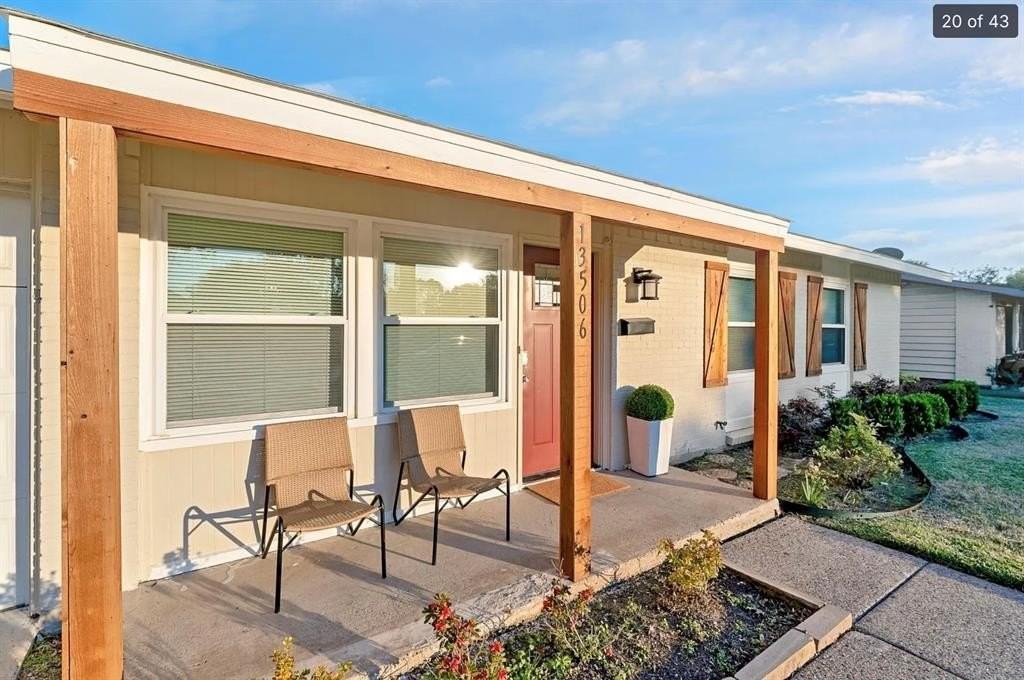 13506 Castleton Dr - Photo 3 of 20