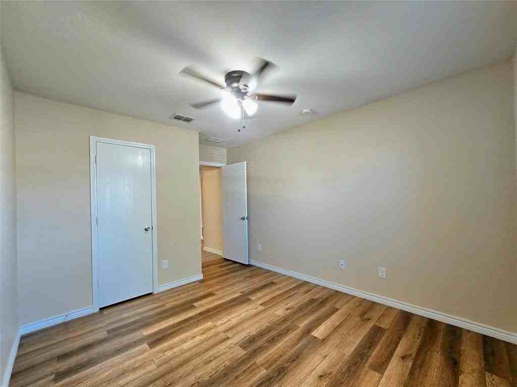 14822 Magnolia Ln - Photo 4 of 17