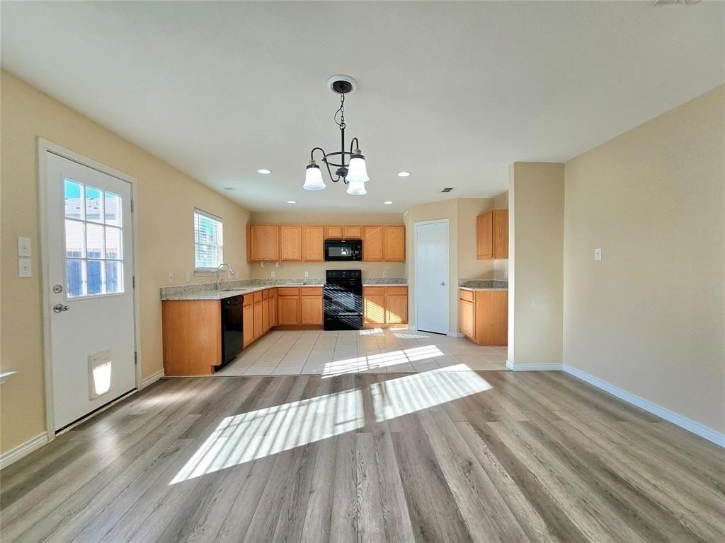 14822 Magnolia Ln - Photo 7 of 17