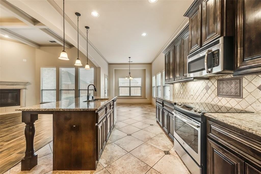 110 Thoroughbred St - Photo 5 of 18