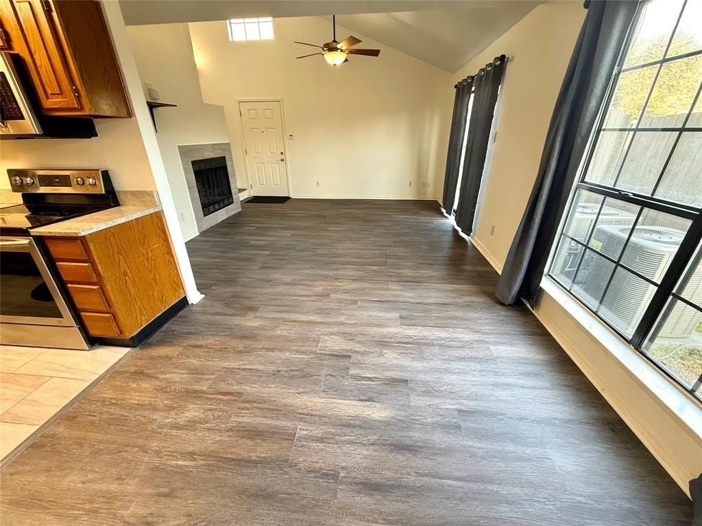 330 W Harwood Rd #C - Photo 4 of 25