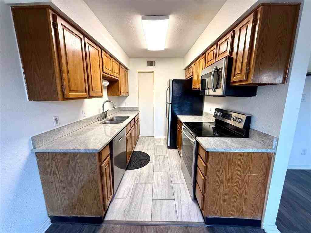 330 W Harwood Rd #C - Photo 6 of 25