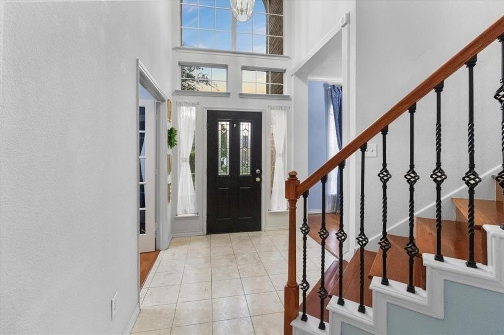 4209 Westcliff Ct - Photo 4 of 40