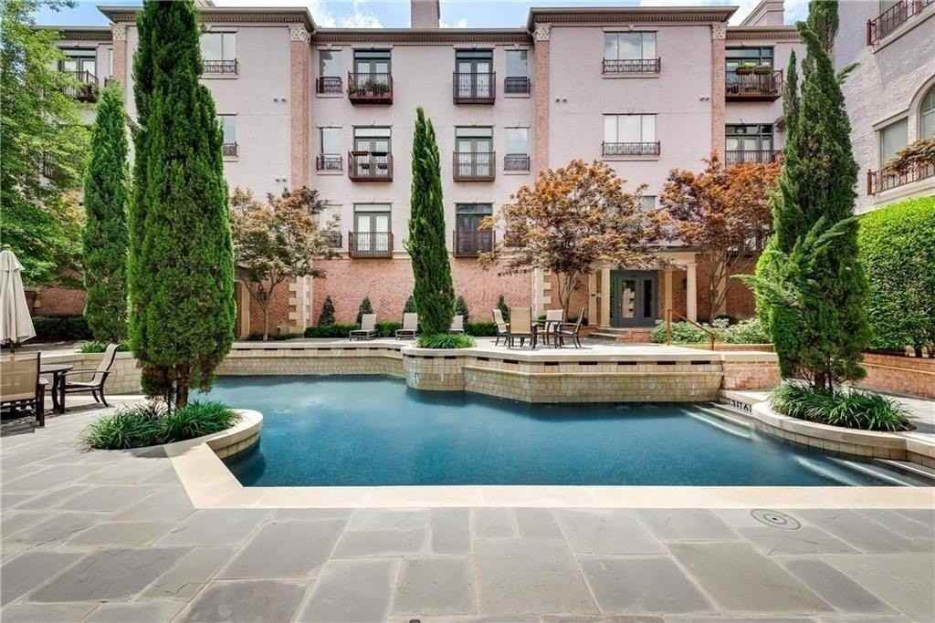 2885 Woodside St #303