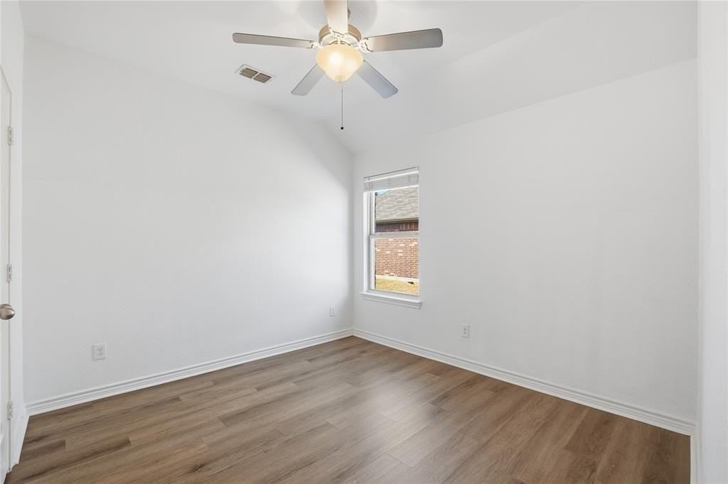 339 Blanco Dr - Photo 7 of 24