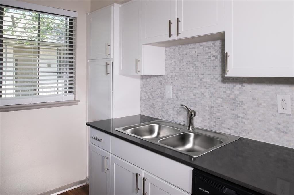 4708 Abbott Ave #4708-203 - Photo 7 of 23