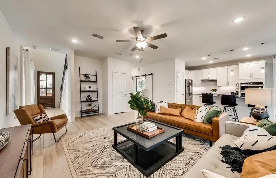 4809 Pendrell Ave - Photo 6 of 11