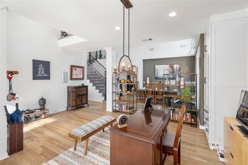 4011 Azure Ln - Photo 7 of 38