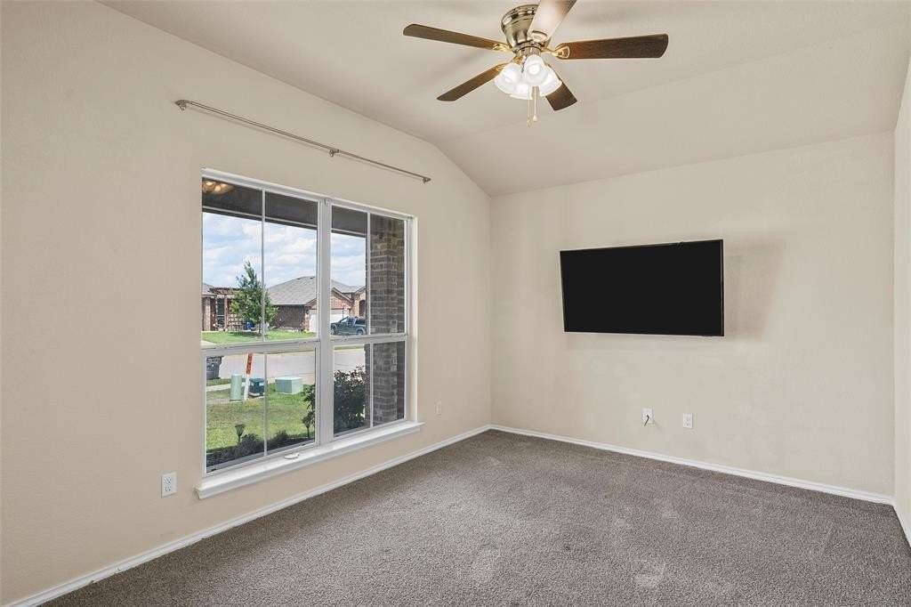 3217 Beutel Rd - Photo 7 of 40