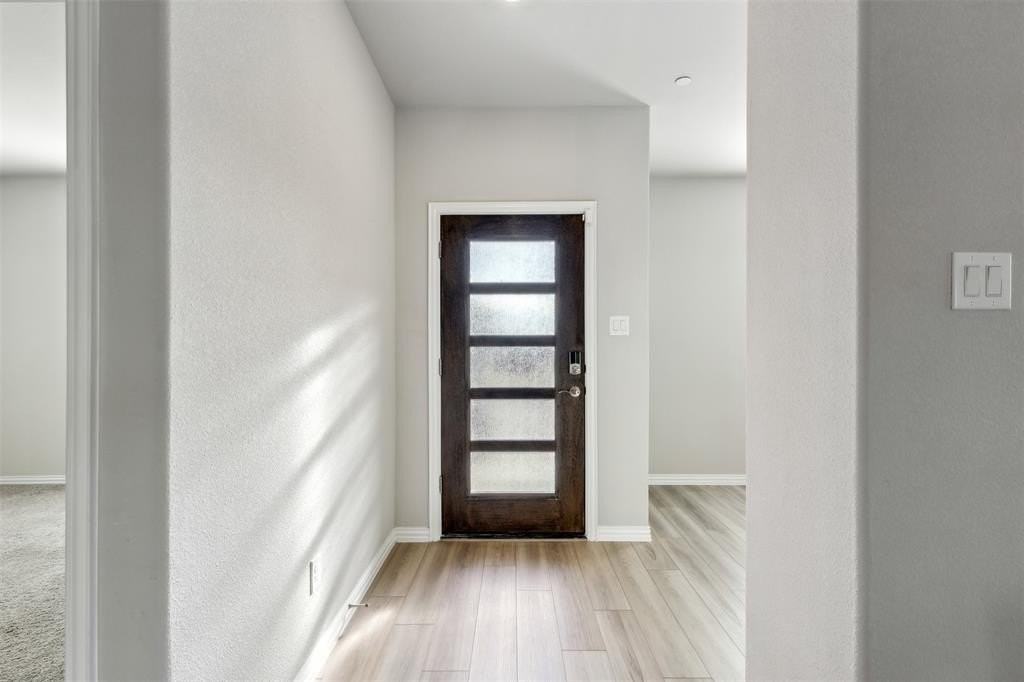 208 Olympus St - Photo 5 of 19