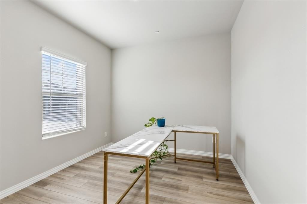 208 Olympus St - Photo 6 of 19