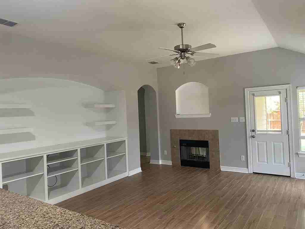 2021 Fairmount Park Dr - Photo 2 of 19