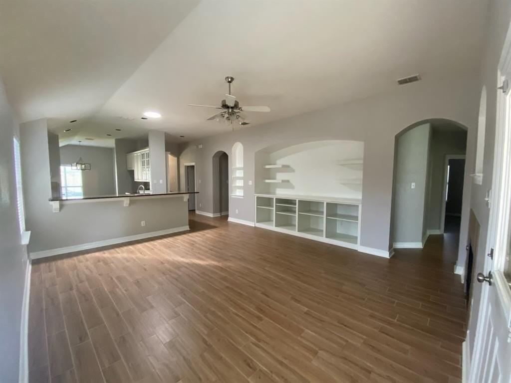 2021 Fairmount Park Dr - Photo 3 of 19