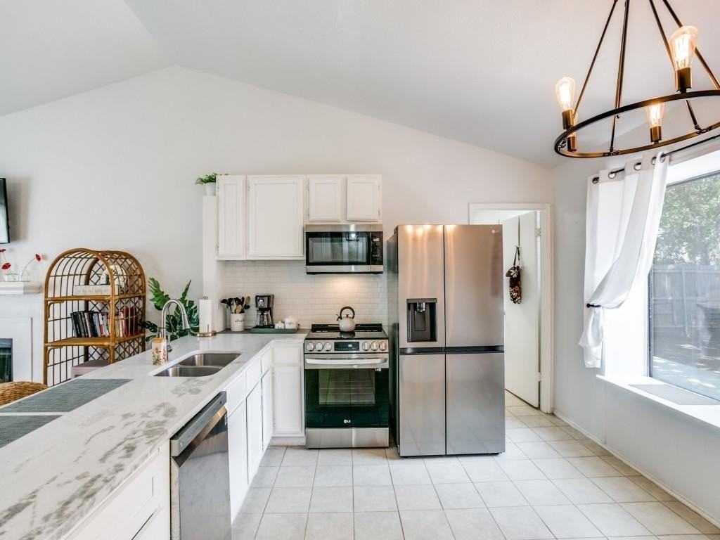 4612 Waterway Dr N - Photo 6 of 11