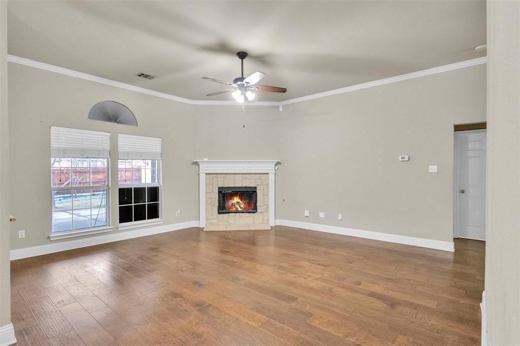 1519 Hampton Dr - Photo 4 of 24