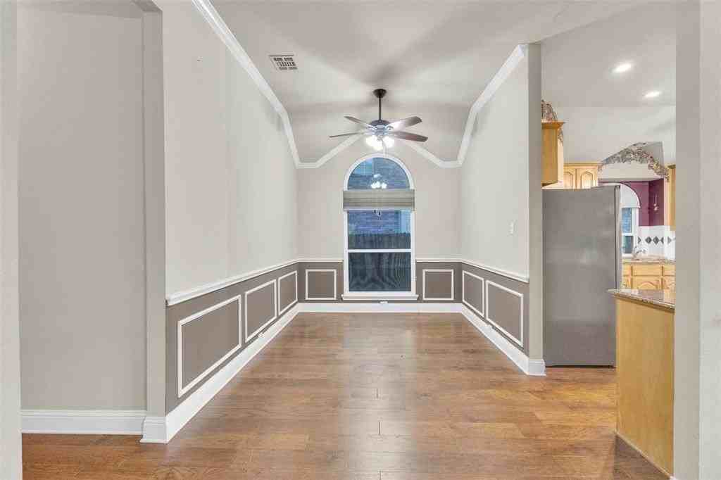 1519 Hampton Dr - Photo 7 of 24