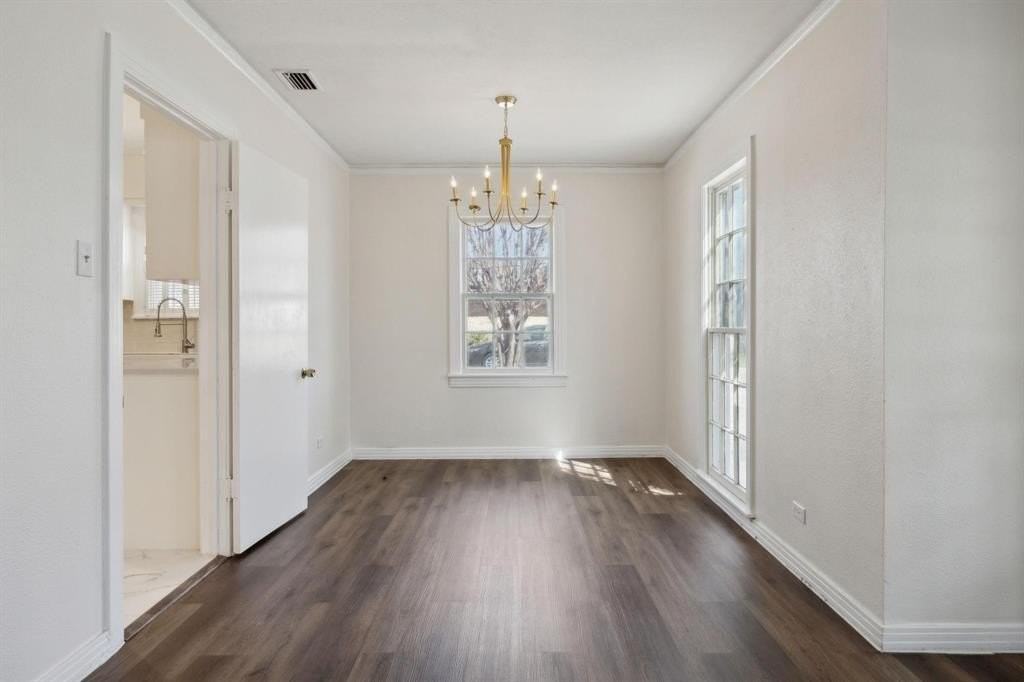 903 Live Oak St - Photo 4 of 22