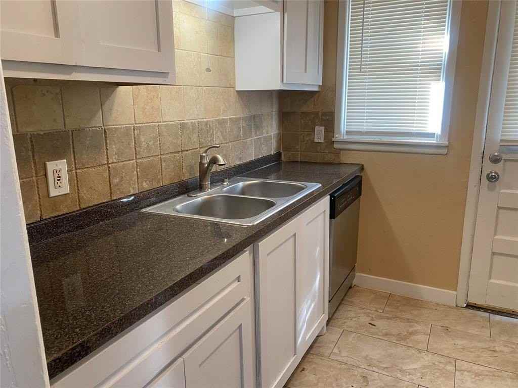 10421 Desdemona Dr - Photo 4 of 10