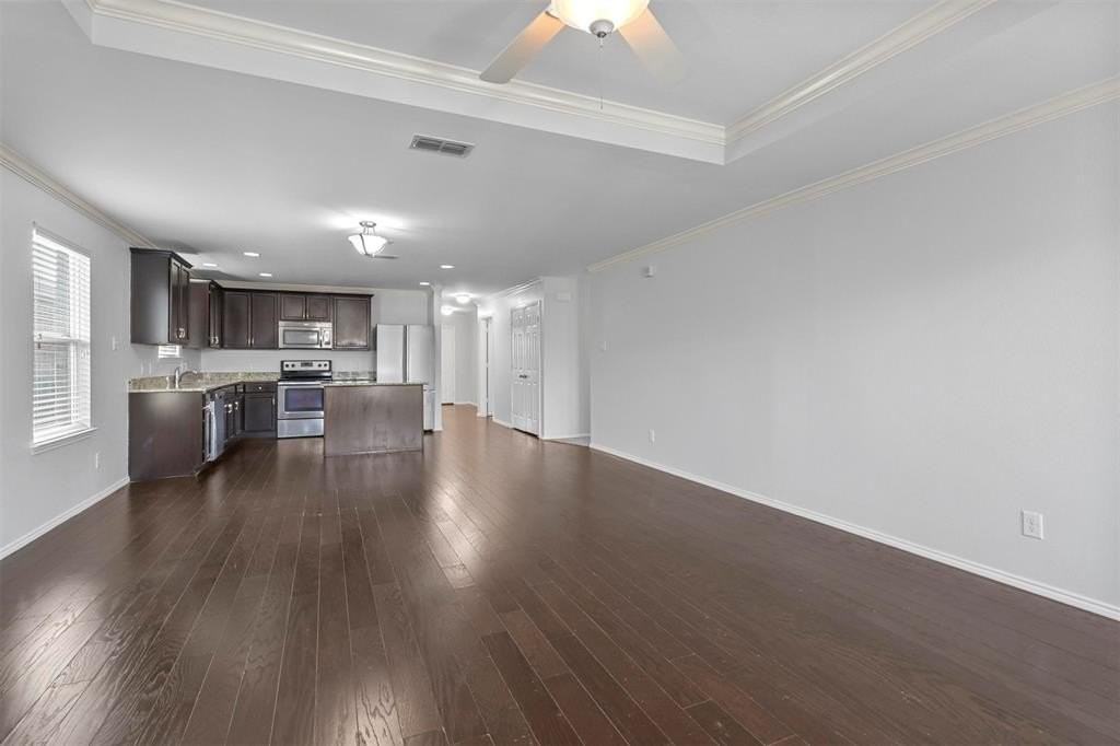 1428 Abby Creek Dr - Photo 3 of 15