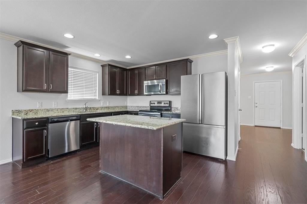 1428 Abby Creek Dr - Photo 5 of 15