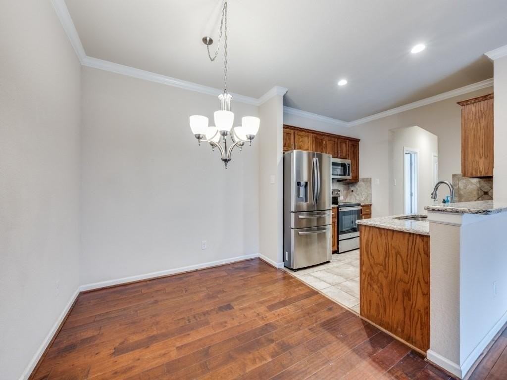 2209 Highland Villa Ln - Photo 7 of 24