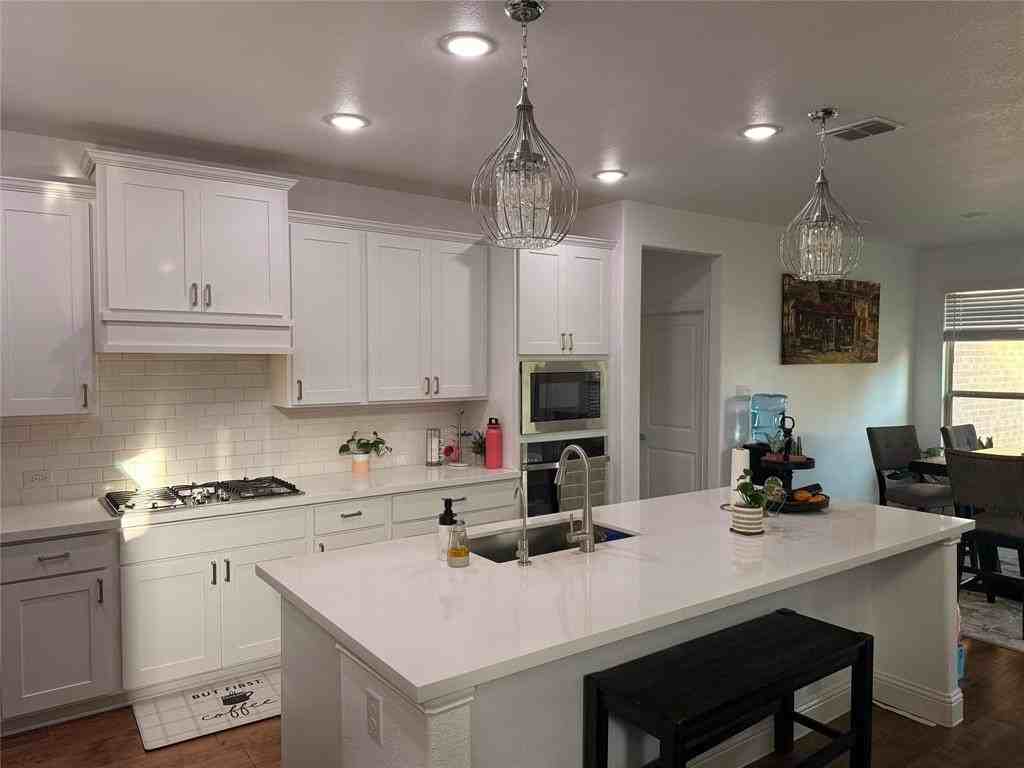 325 Augusta Ct - Photo 6 of 18