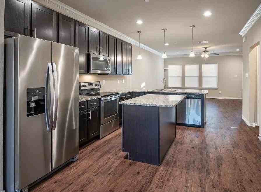 2709 Vine Ct - Photo 4 of 24