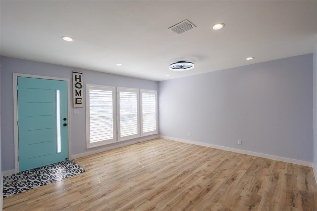 312 Elm St - Photo 5 of 16