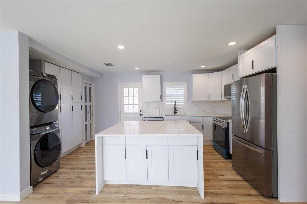 312 Elm St - Photo 7 of 16