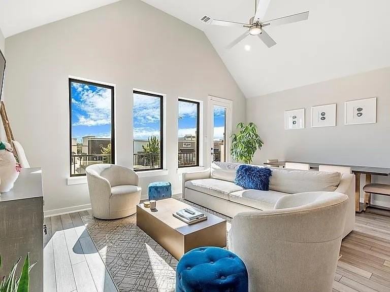 2214 Rook Dr - Photo 2 of 22