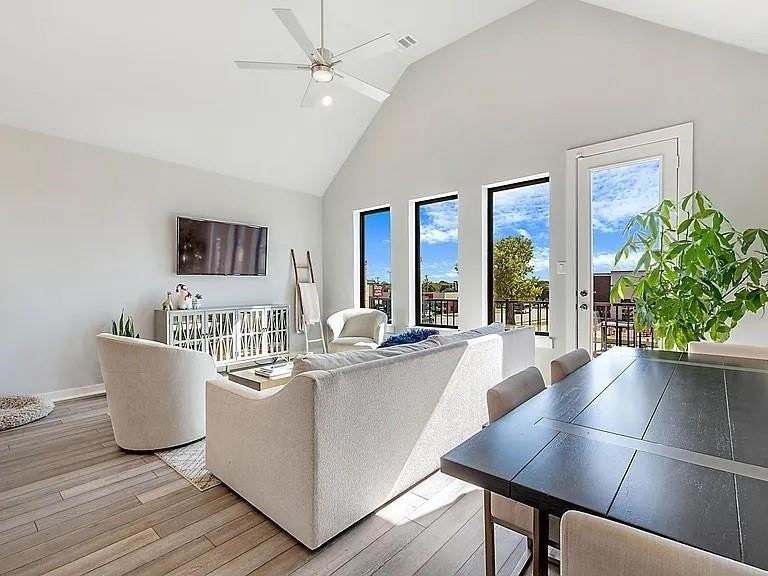 2214 Rook Dr - Photo 3 of 22