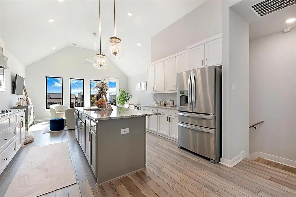 2214 Rook Dr - Photo 4 of 22