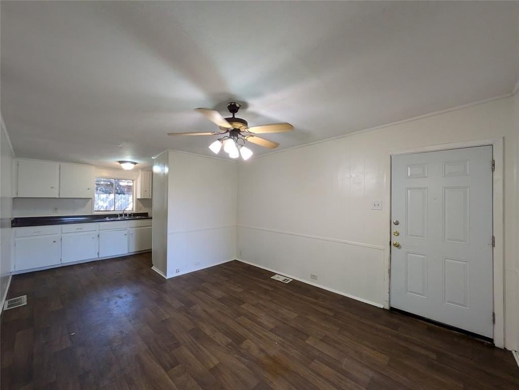 710 N Boulevard Ter - Photo 5 of 21