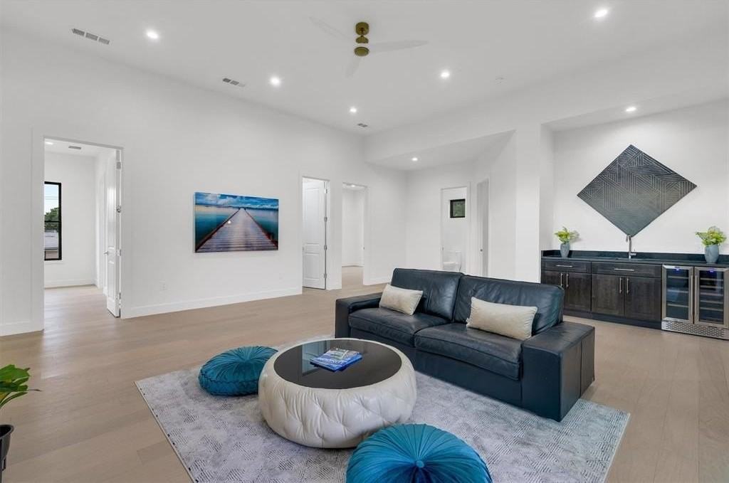 3932 Cortez Dr - Photo 6 of 40