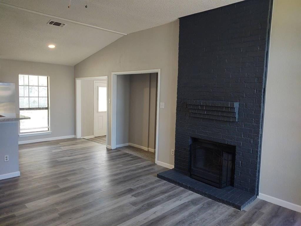 600 Benedict Ln - Photo 3 of 10