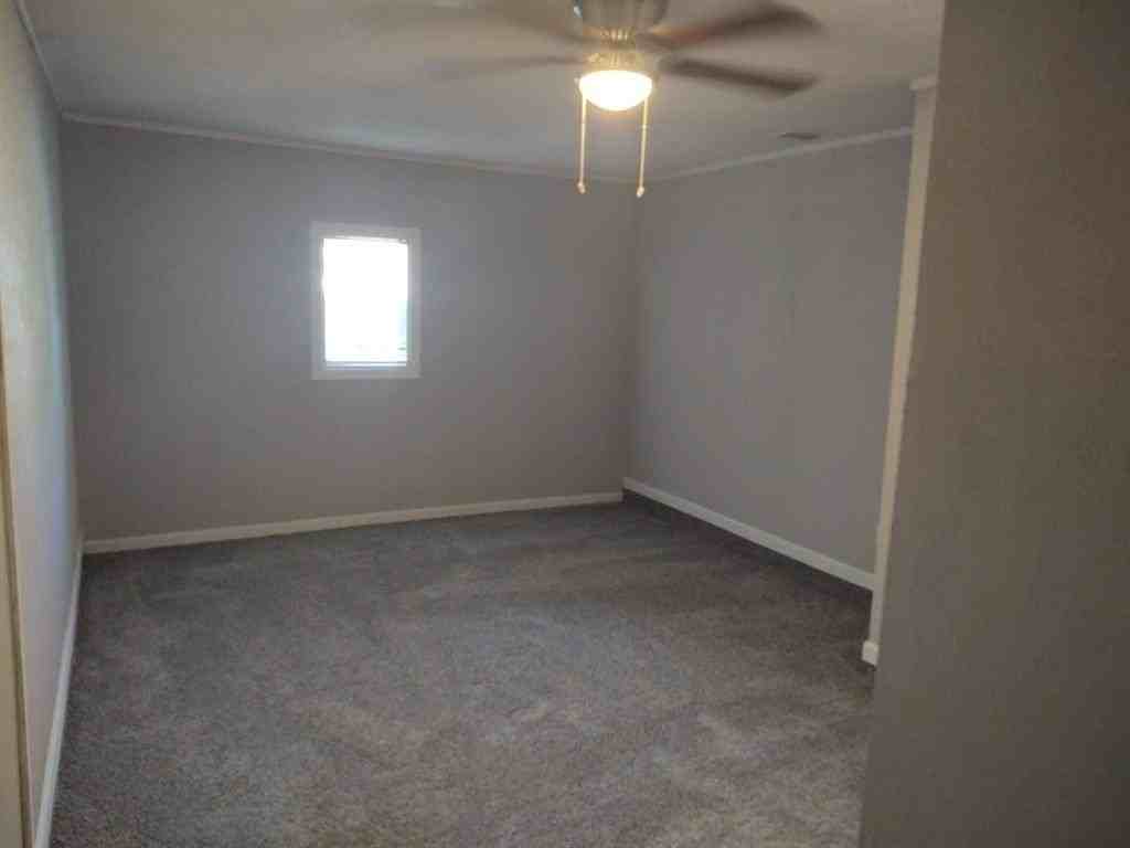 600 Benedict Ln - Photo 6 of 10