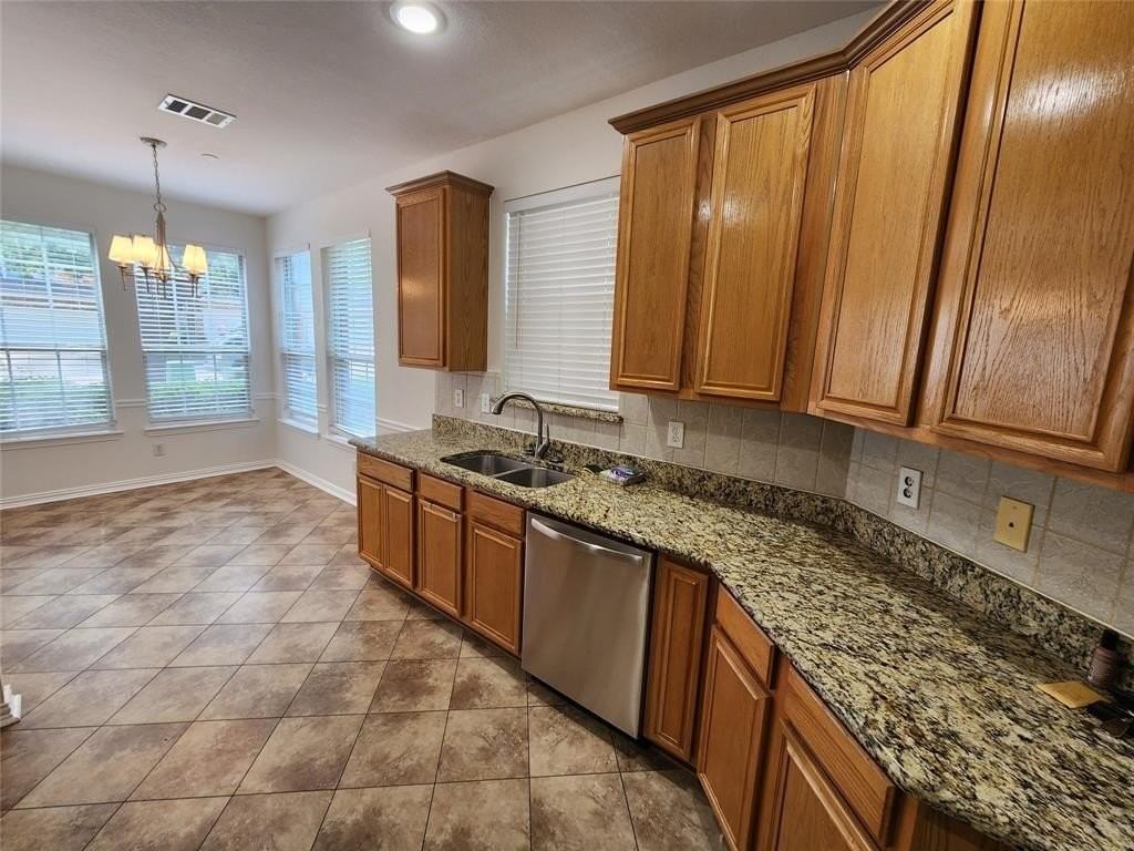 9829 Castlewood Dr - Photo 4 of 14